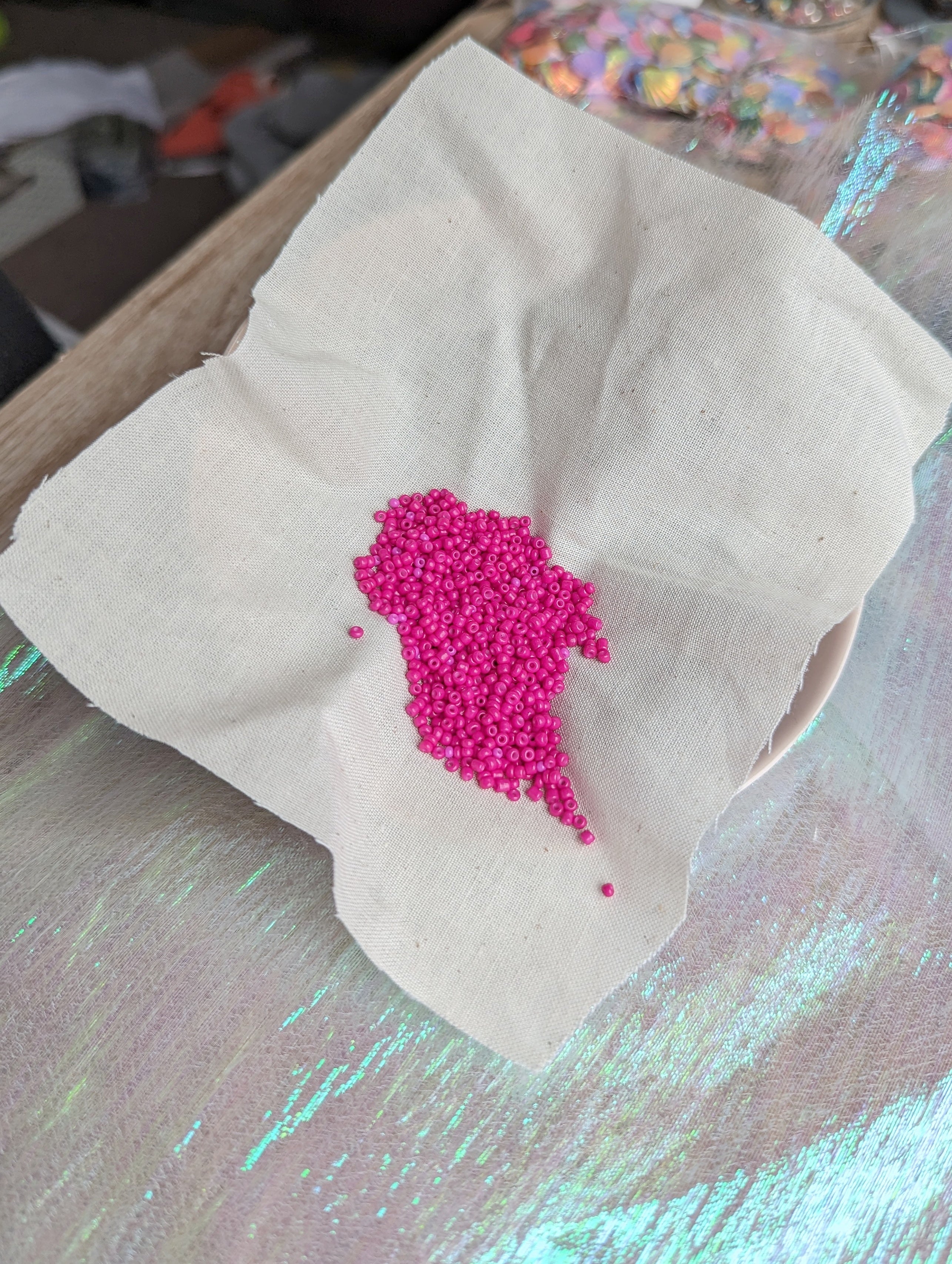 0.7mm Raspberry Ripple Seed Beads